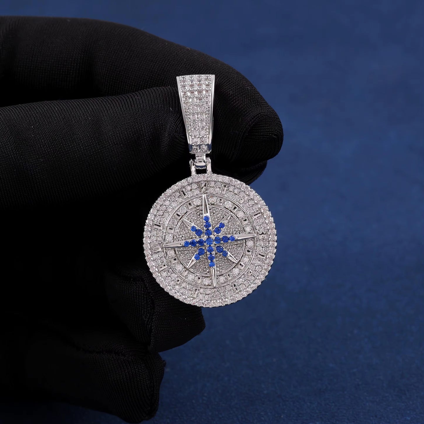 ICED COMPASS PENDANT - WHITE GOLD