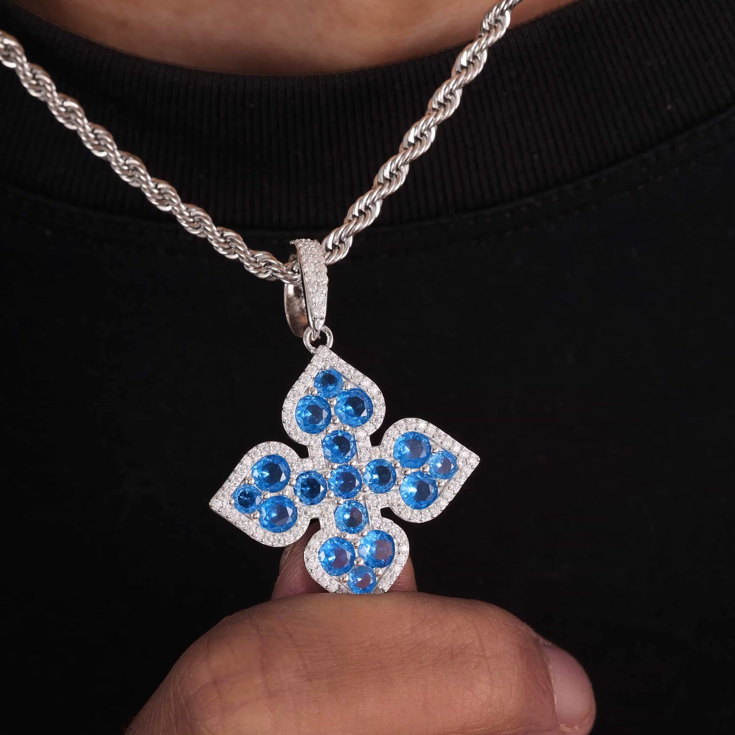 MOISSANITE BLUE CLOVER PENDANT - 925 SILVER - VVS 1