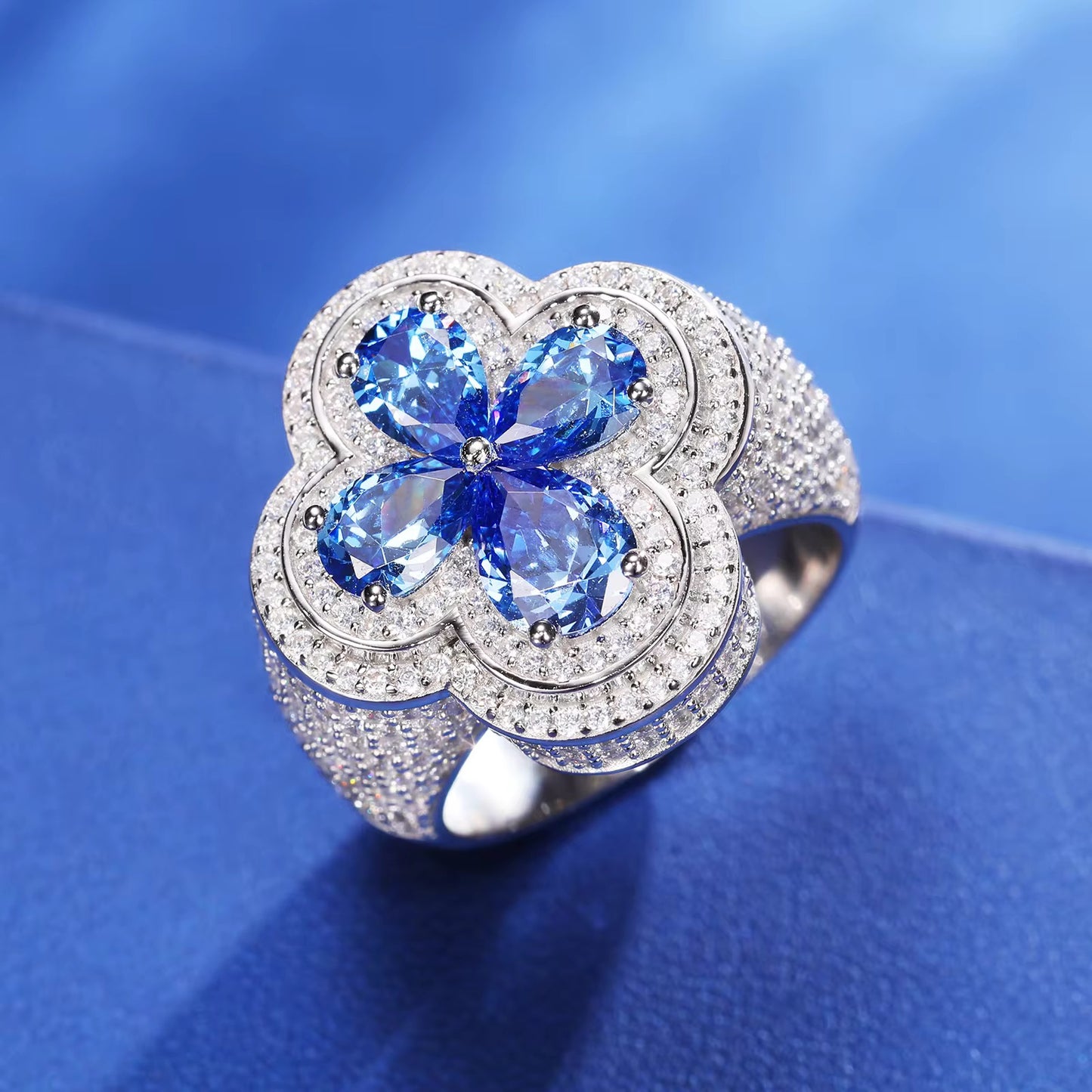 MOISSANITE BLUE CLOVER RING - 925 SILVER - VVS 1