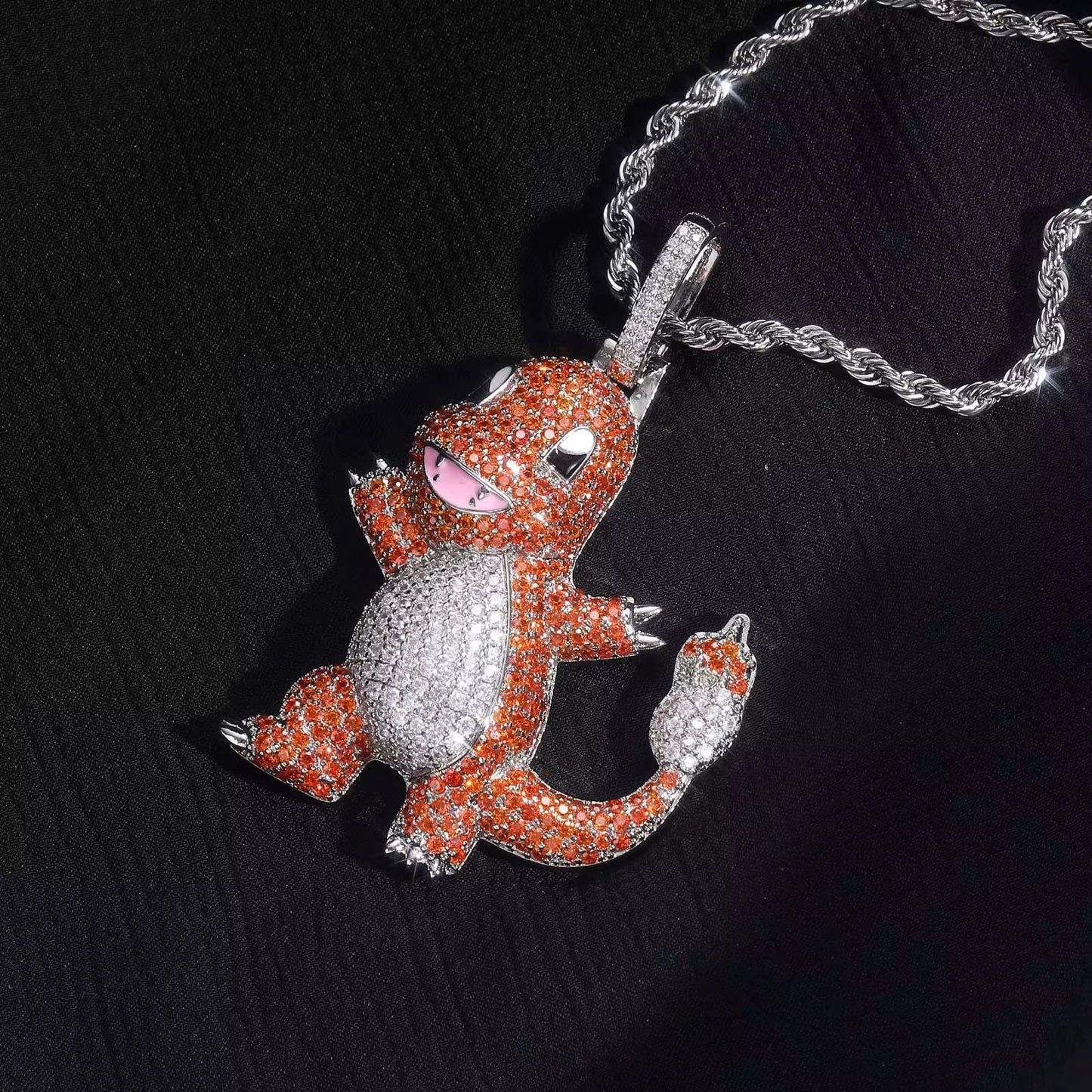 ICED GLUMANDA PENDANT