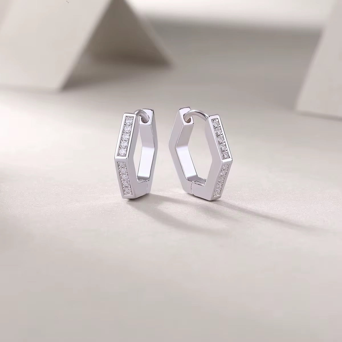 ANGULAR HOOP EARRINGS - 925 SILVER - VVS 1